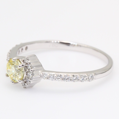 Selene white and yellow diamond ring