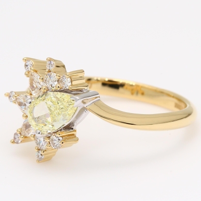 Marie pear and round-cut fancy yellow and white diamond ring