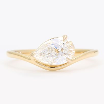 Lucy 1.08 carat pear-cut white IGI-certified lab-grown east-west diamond ring