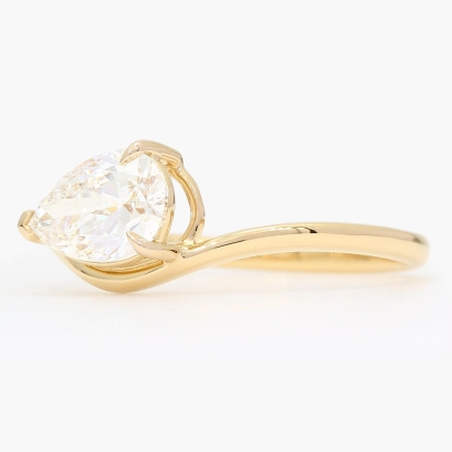 Lucy 1.08 carat pear-cut white IGI-certified lab-grown east-west diamond ring