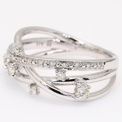 Sagitta white diamond dress ring