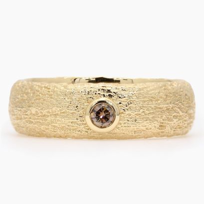 Dune champagne diamond punch-set textured band ring