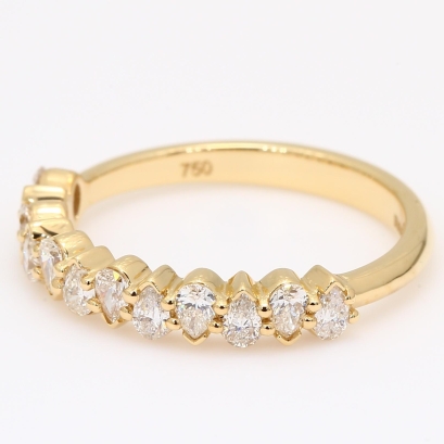 Nelis pear-cut white diamond stackable ring