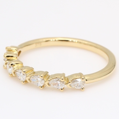 Forelle pear-cut white diamond stackable ring