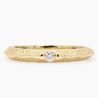 Injidup white diamond textured band ring