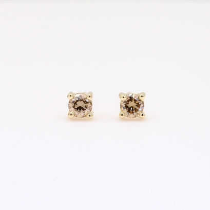 Sparkling 0.15 carat champagne diamond stud earrings