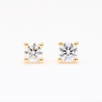 Sparkling 0.50 carat white diamond stud earrings
