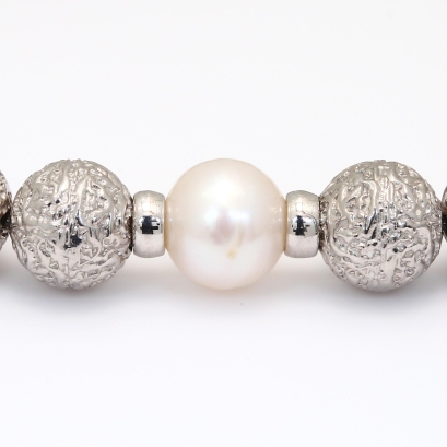 Pedirka quandong and white pearl bracelet