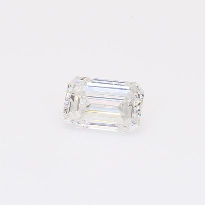 0.72 Carat emerald-cut white lab-grown IGI-certified diamond