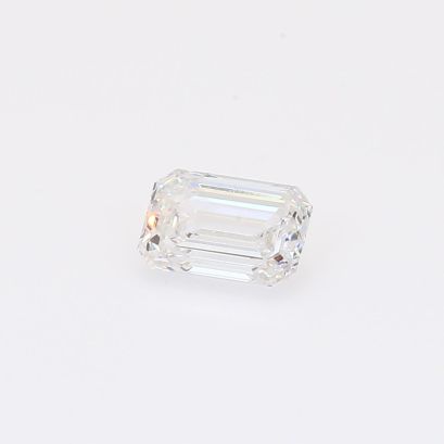 0.68 Carat emerald-cut white lab-grown IGI-certified diamond