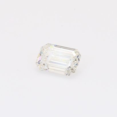 0.68 Carat emerald-cut white lab-grown IGI-certified diamond
