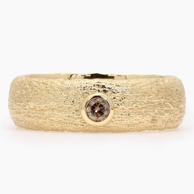 Dune champagne diamond punch-set textured band ring