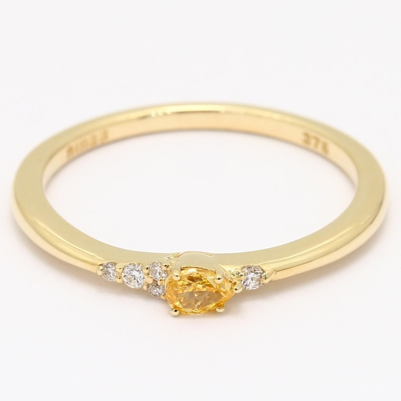 Meteora pear-cut yellow and white diamond stackable ring