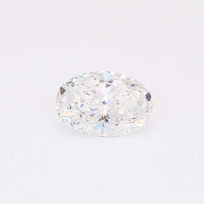 0.99 Carat oval-cut white lab-grown IGI-certified diamond