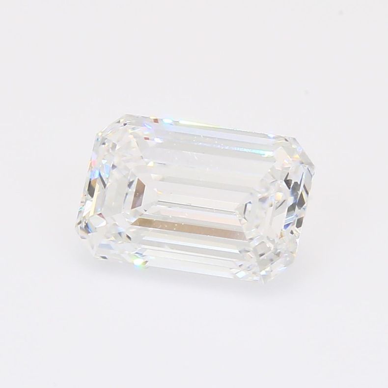 2.84 Carat emerald-cut white lab-grown IGI-certified diamond