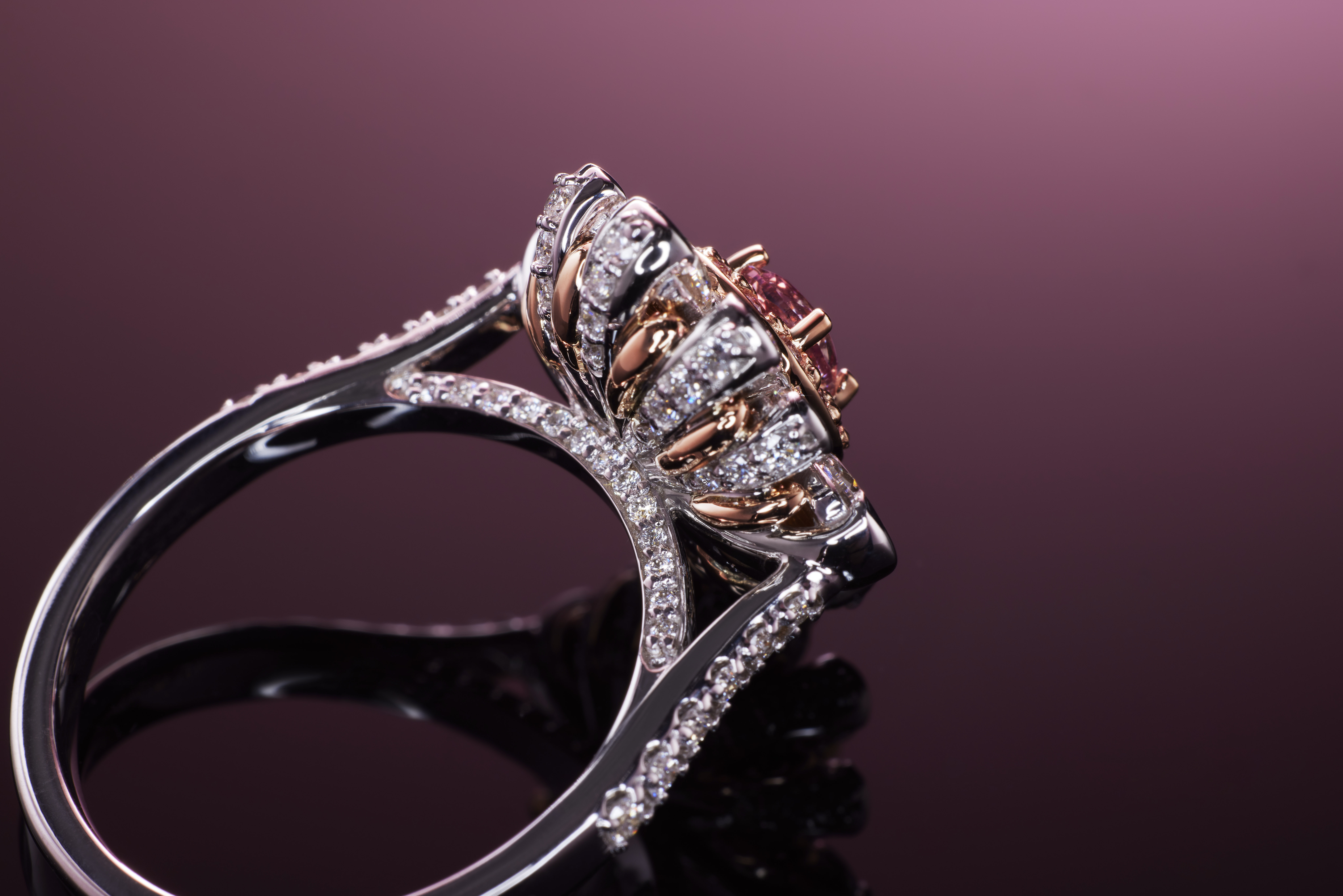 CRESCENDO – An exhibition of Argyle pink diamonds™