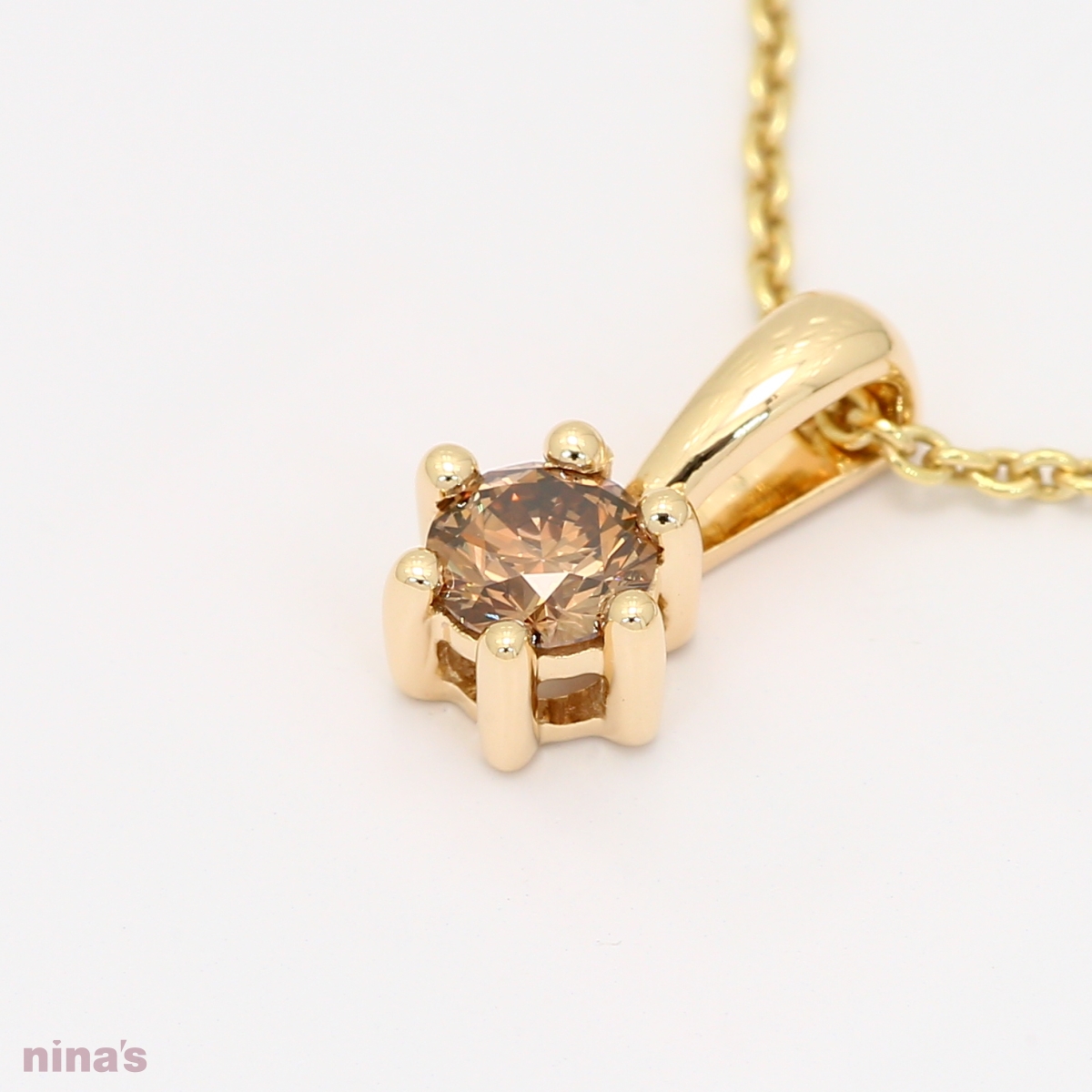 Sparkling 0.25ct champagne diamond solitaire pendant