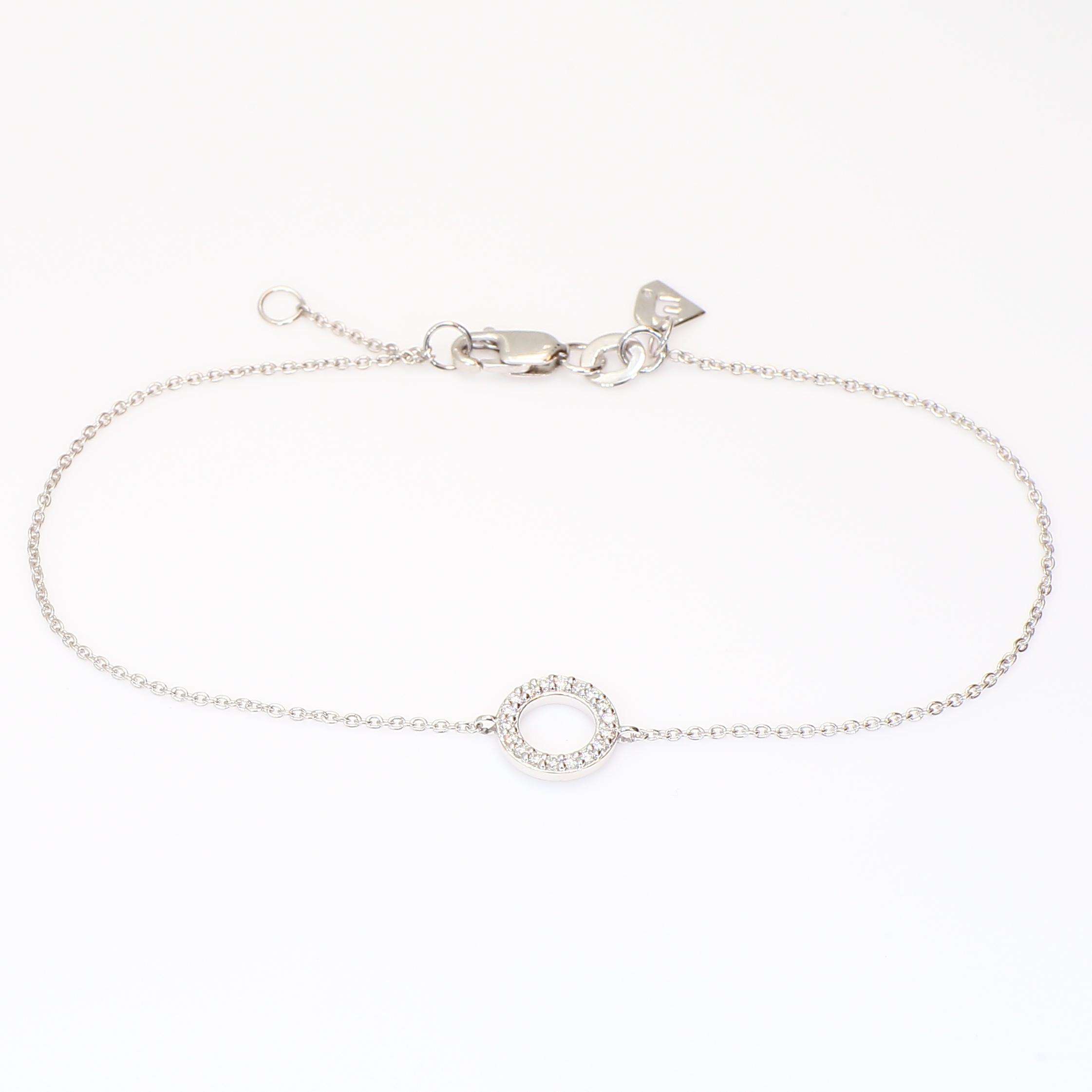 Flight circle white diamond bracelet