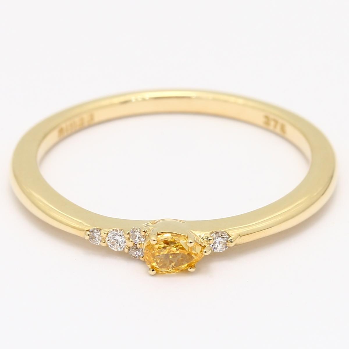 Meteora pear-cut yellow and white diamond stackable ring