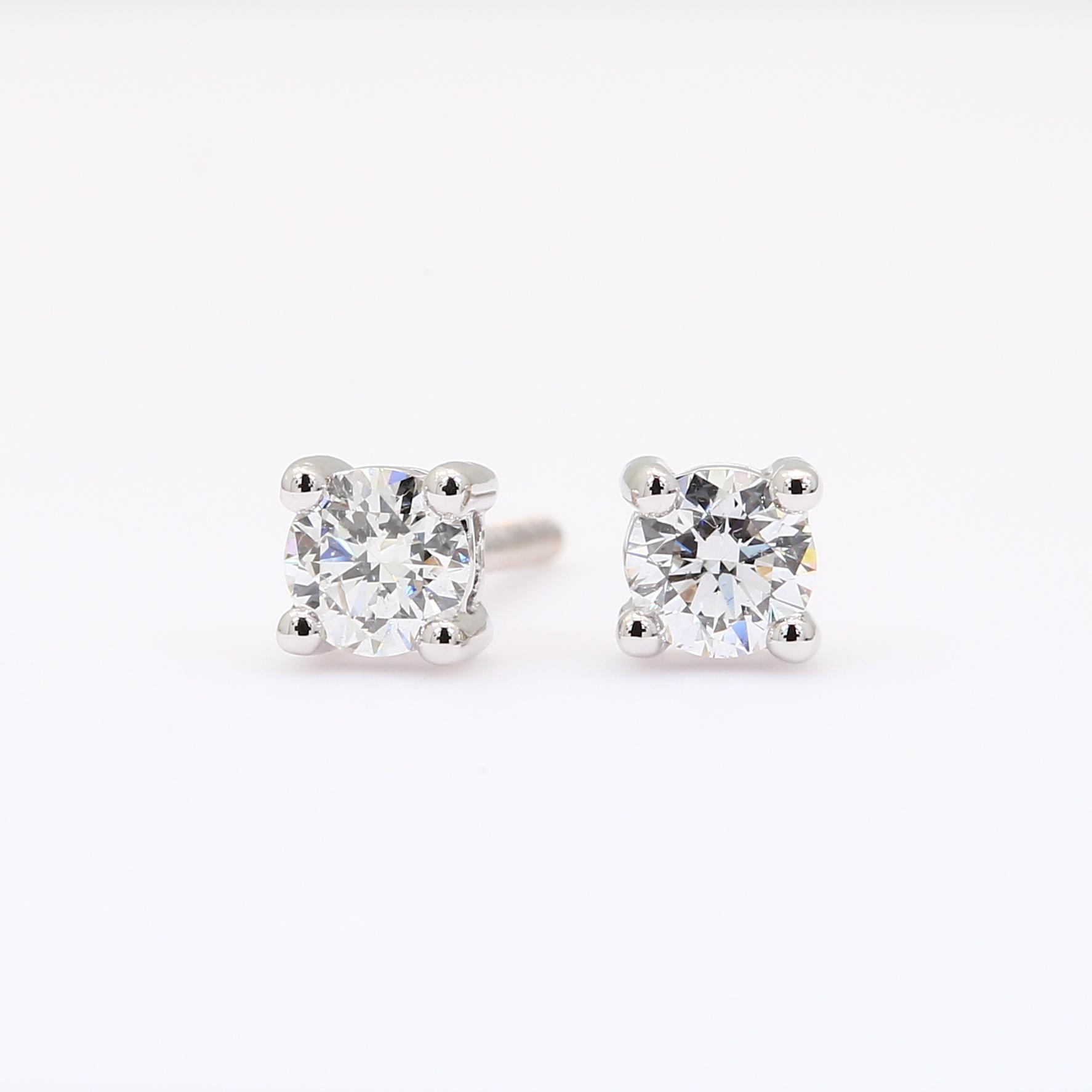 Sparkling 0.40 carat white diamond stud earrings