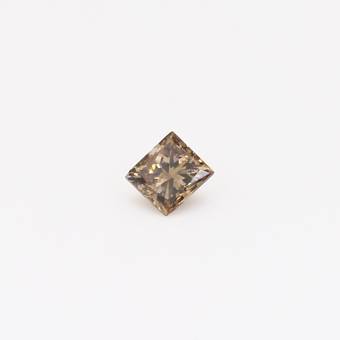 0.2 Carat princess-cut champagne diamond