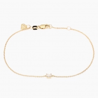 Sparkling oval-cut white diamond bracelet