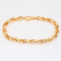 Dulce triple oval overlapping etched link chain bracelet