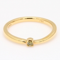 Egret round cut green diamond stackable ring