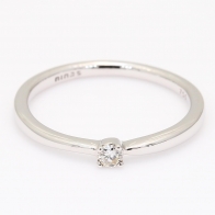 Egret round cut white diamond stackable ring