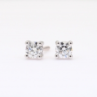 Sparkling 0.40 carat white diamond stud earrings