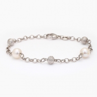 Walpole quandong and white pearl bracelet