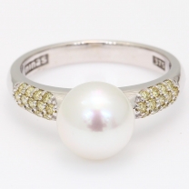 Winter white South Sea pearl and yellow diamond ring
