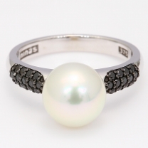 Winter white South Sea pearl and black diamond ring