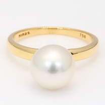 Porcelain white South Sea pearl and white diamond ring