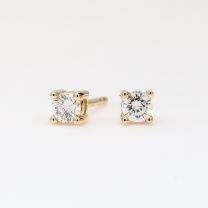 Sparkling 0.30ct white diamond stud earrings