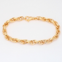 Dulce triple oval overlapping etched link chain bracelet
