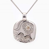 Country champagne diamond necklace