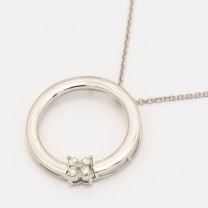 Flutter white diamond circle necklace