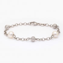 Walpole quandong and white pearl bracelet