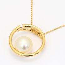 Tala white round South Sea pearl and white diamond circle pendant
