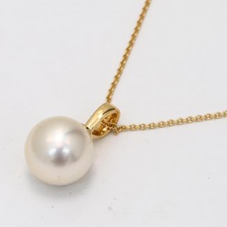 Marina white South Sea pearl necklace