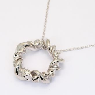 Lei white diamond circle swirl necklace