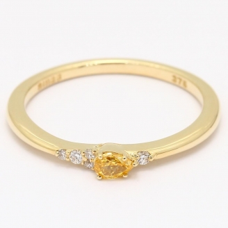 Meteora pear-cut yellow and white diamond stackable ring