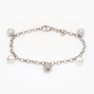 Kimberley quandong and white pearl bracelet