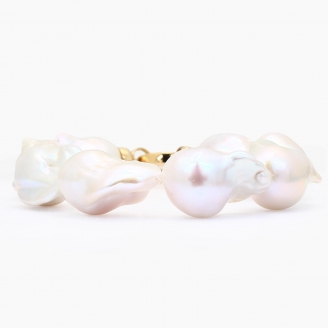Isara Isara baroque white freshwater pearl