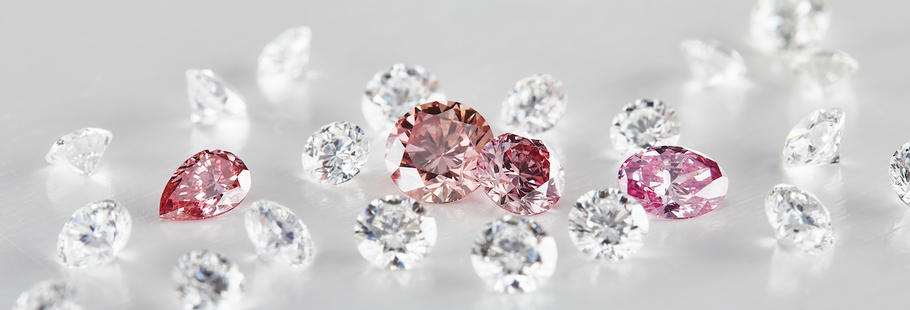 White Diamonds or Coloured Diamonds – Which Is Right For Me?